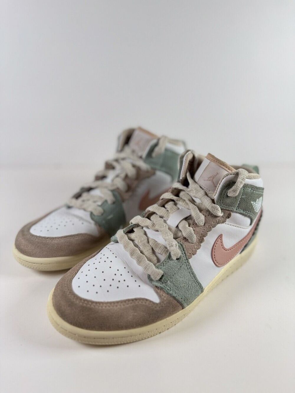 Air Jordan 1 Retro Mid Kids Shoes White Leather Athletic Sneaker US 3Y DZ5359100